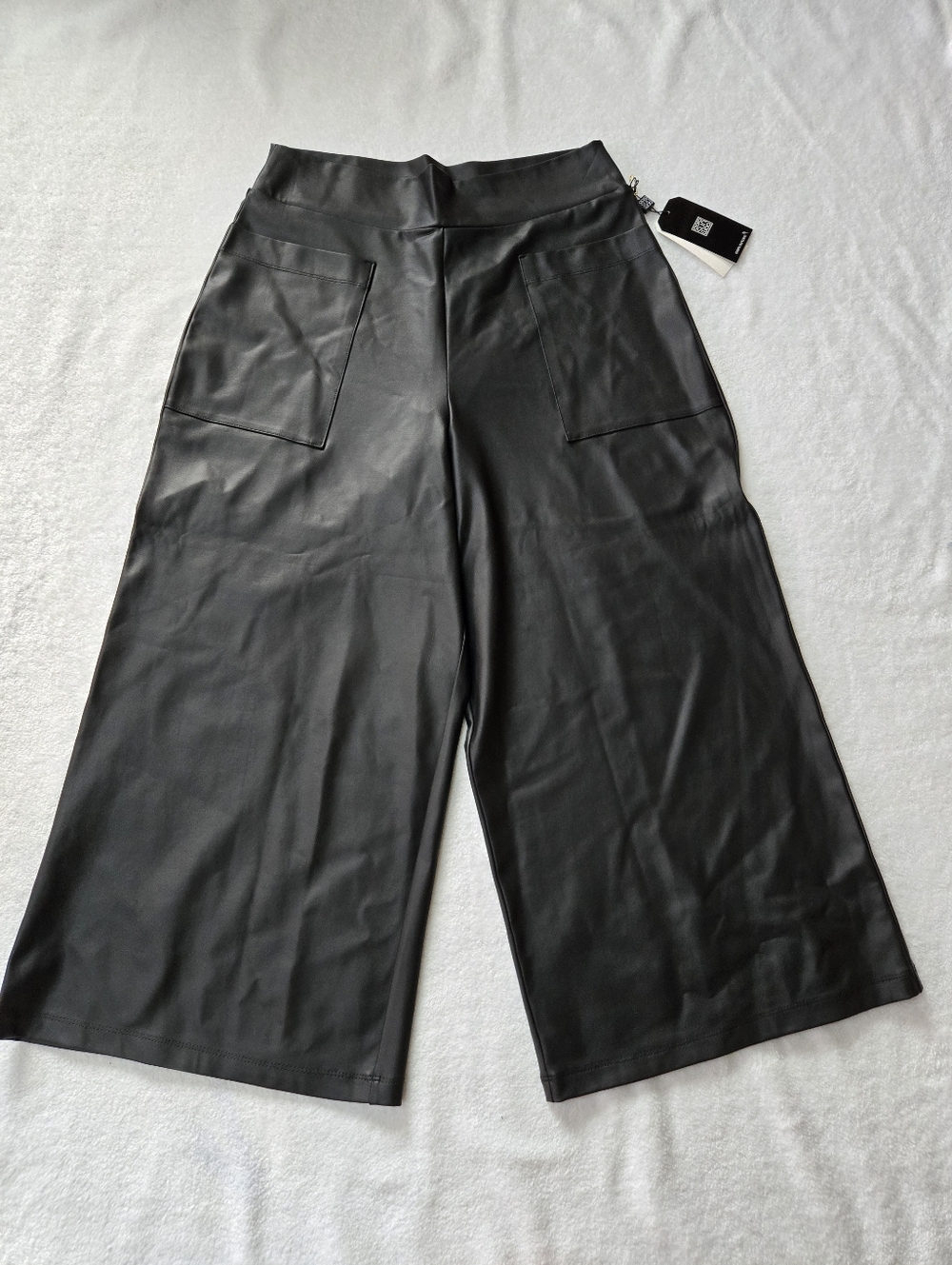 New Clara Sun Woo Black XL Liquid Leather Sheen Pocket Gaucho Crop Pant